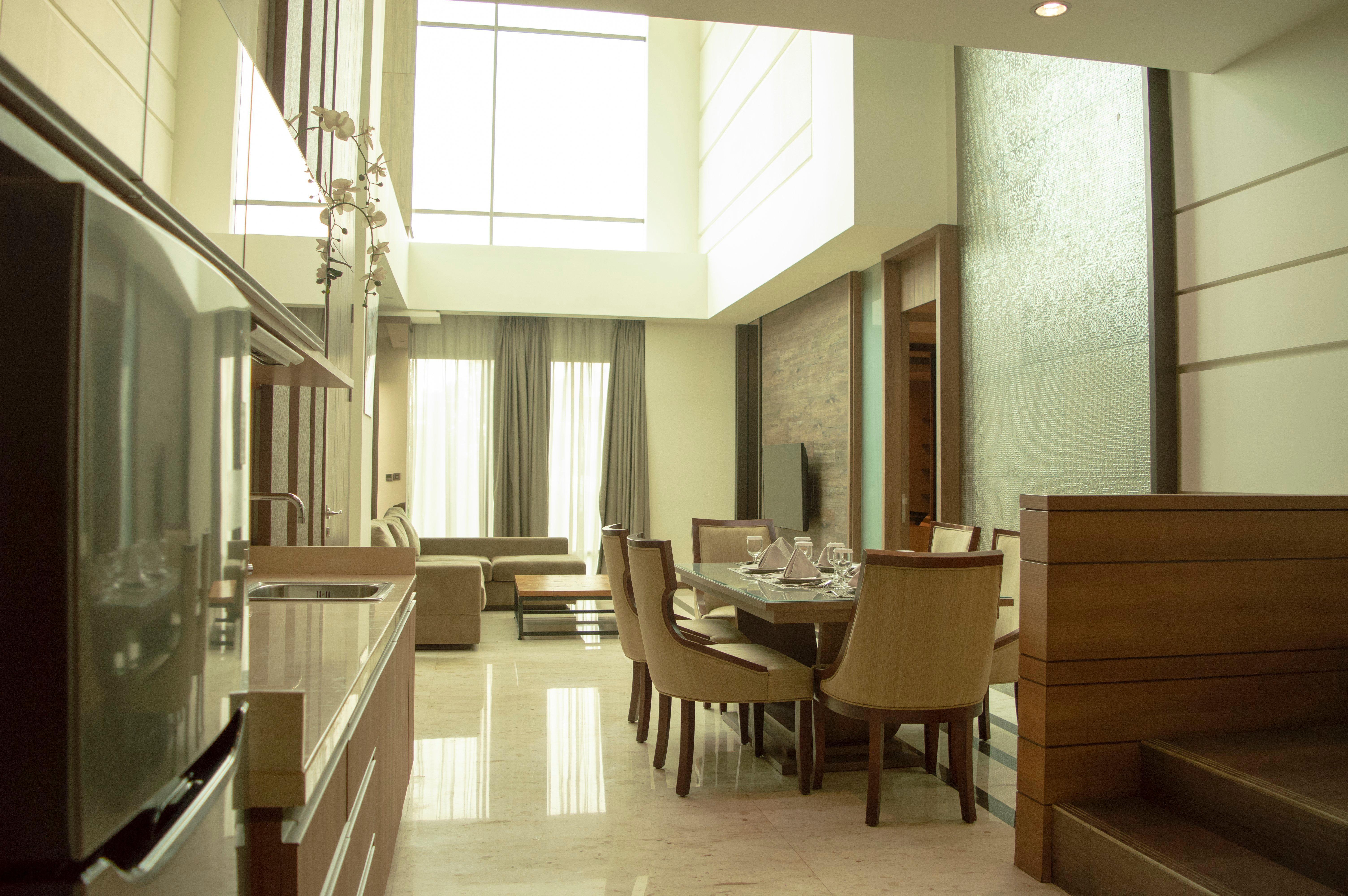 Holiday Inn Cikarang Jababeka By Ihg Esterno foto