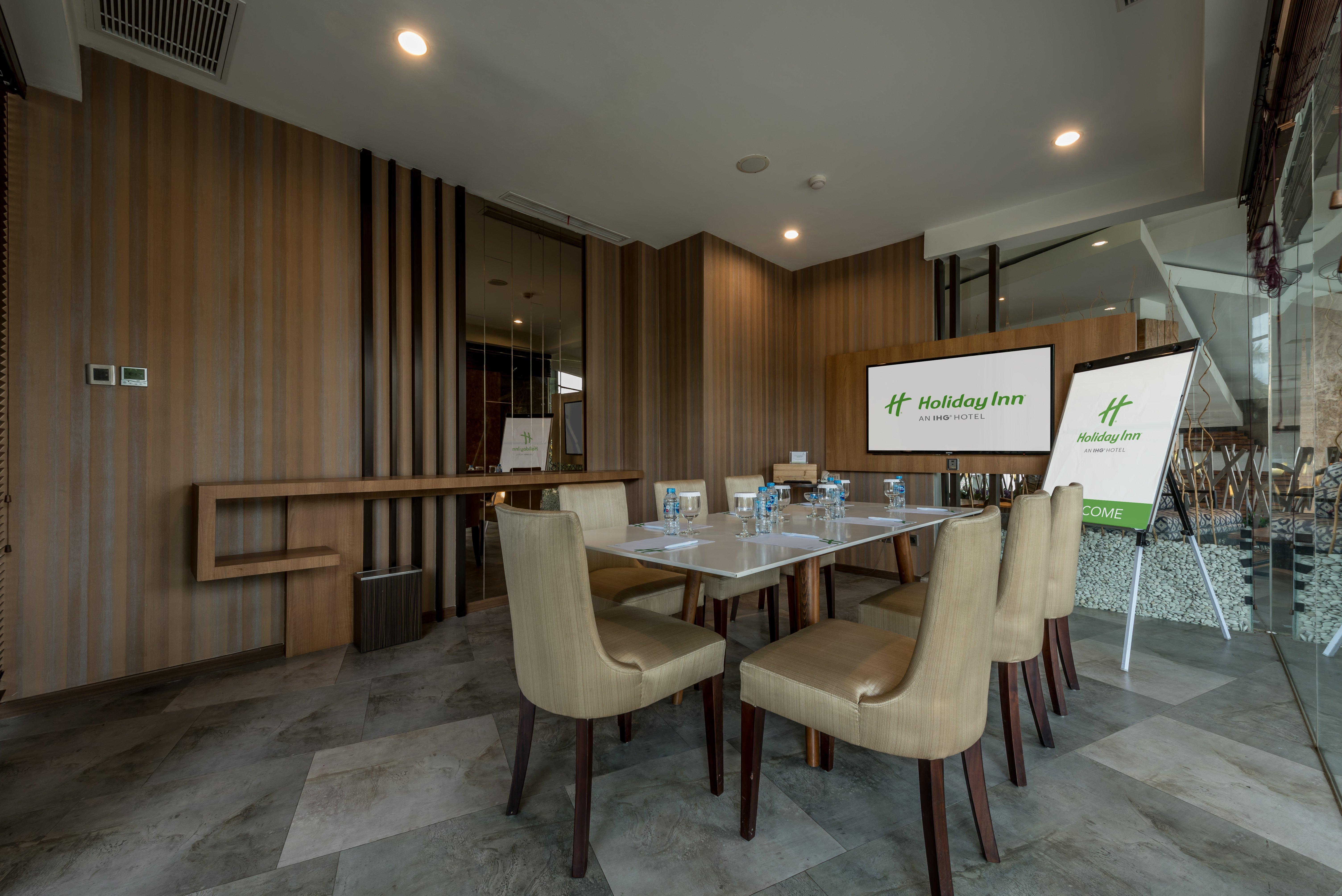 Holiday Inn Cikarang Jababeka By Ihg Esterno foto