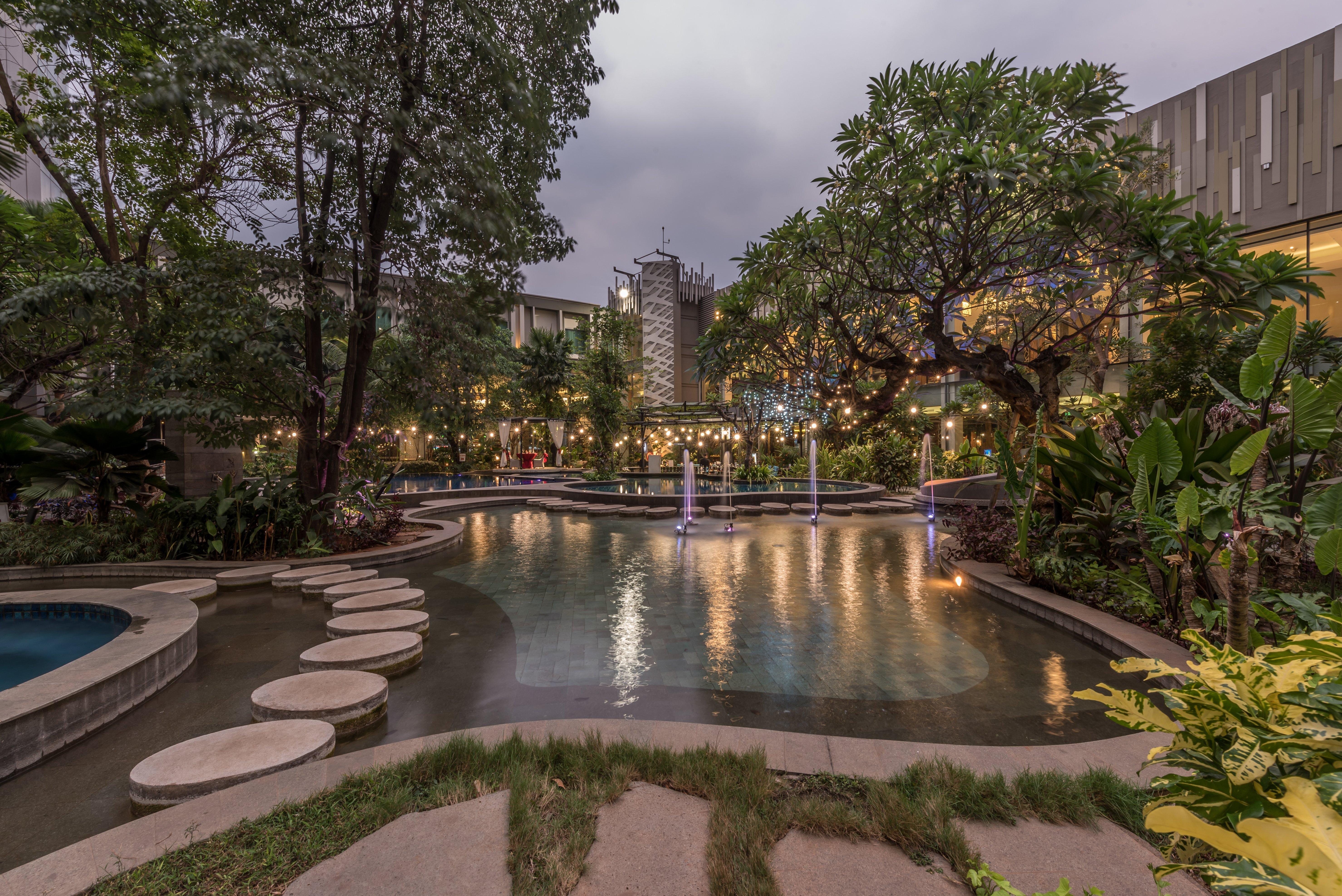 Holiday Inn Cikarang Jababeka By Ihg Esterno foto