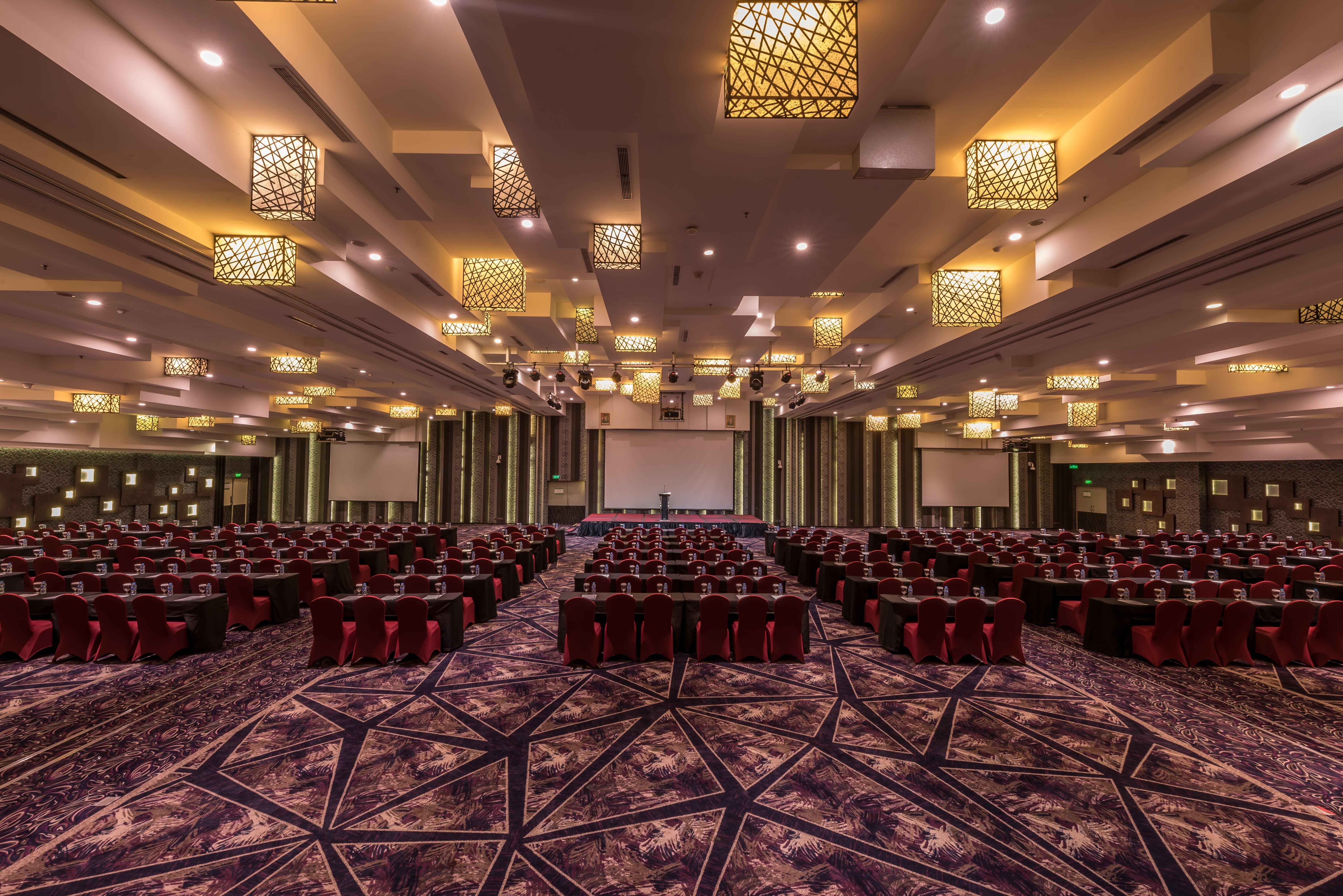 Holiday Inn Cikarang Jababeka By Ihg Esterno foto