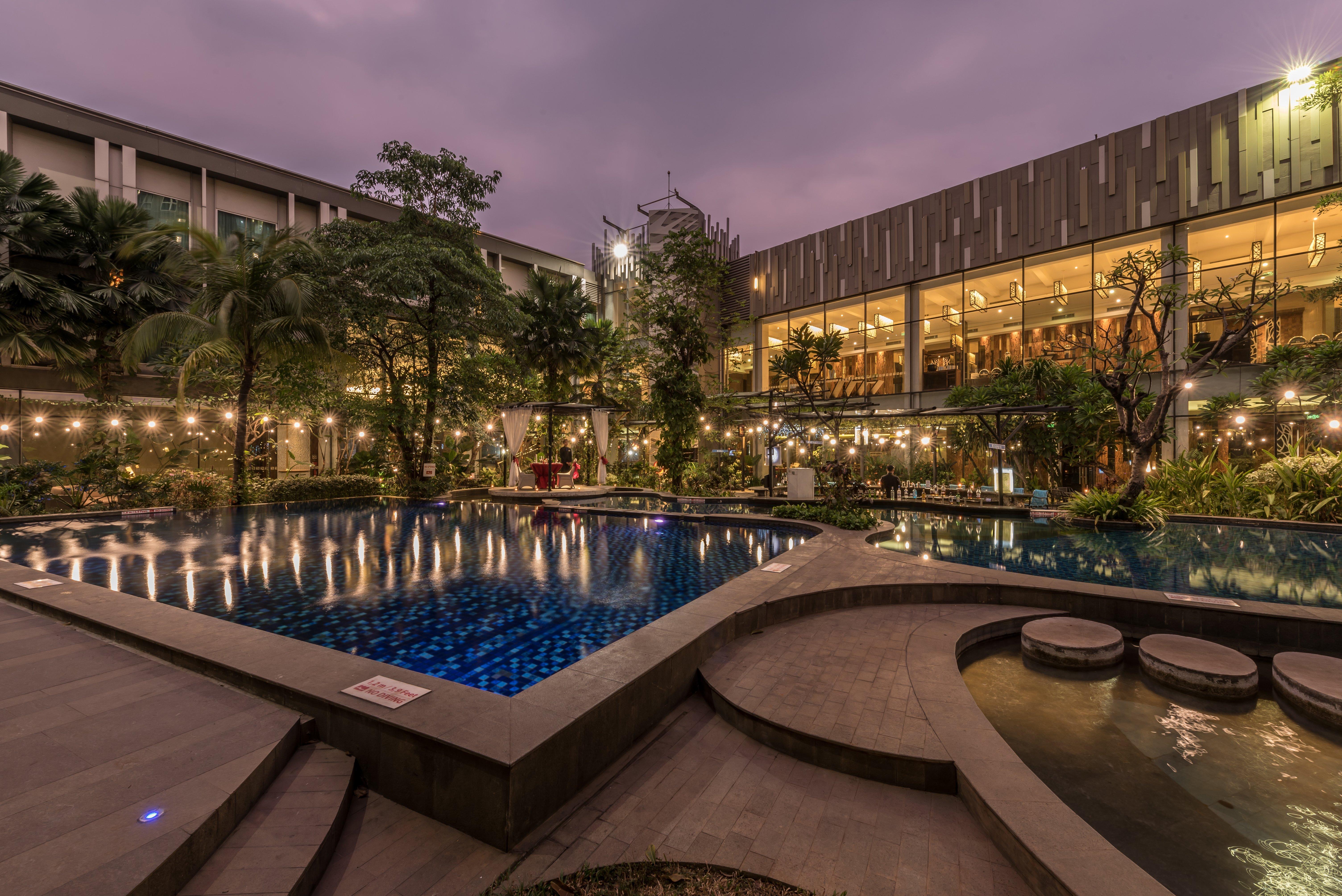 Holiday Inn Cikarang Jababeka By Ihg Esterno foto