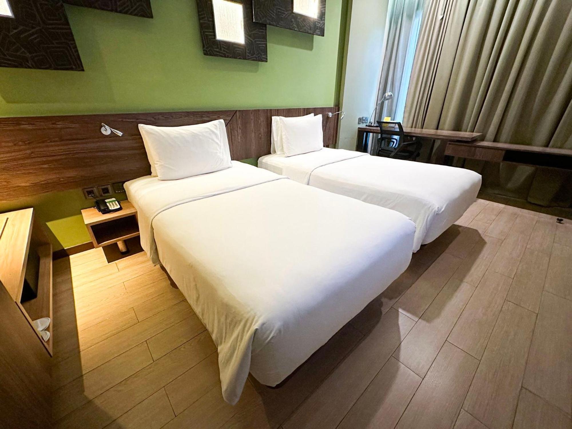 Holiday Inn Cikarang Jababeka By Ihg Esterno foto